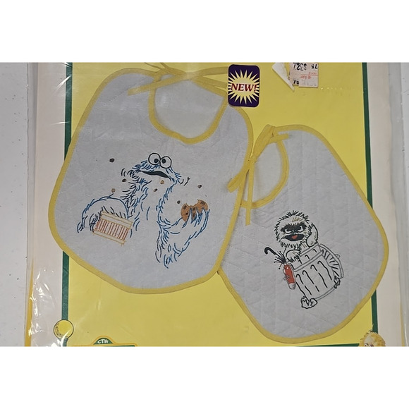 Vintage Vogart Crafts Sesame Street Craft Kit Baby Bib Cookie Monster Oscar New - Picture 2 of 7